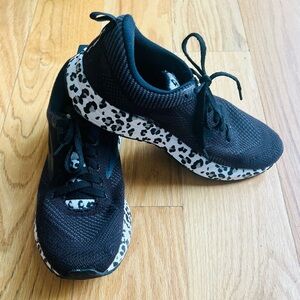 Brooks Revel 5 Women’s Cheetah Print Running Sneakers size 10.0 Black White